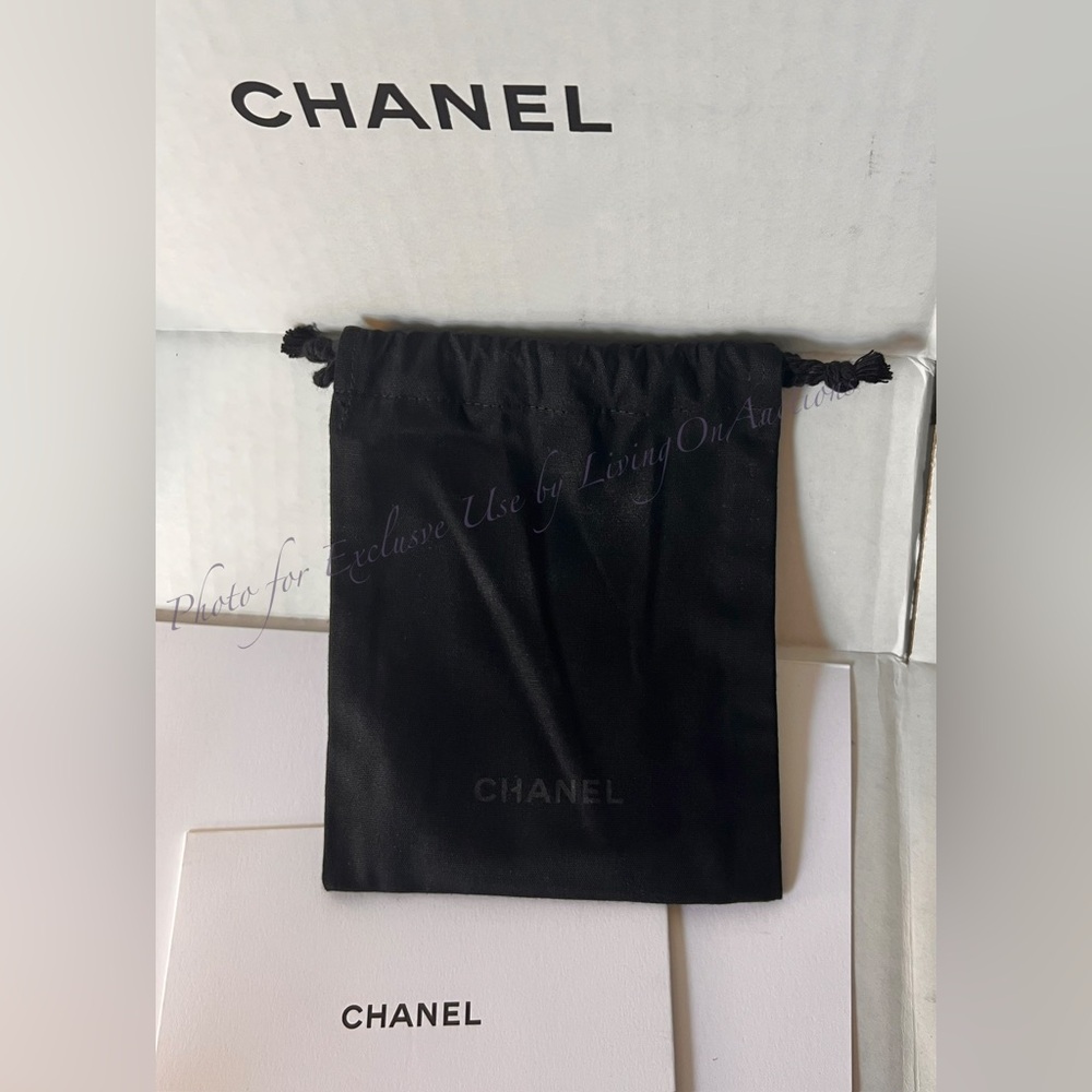 Chanel Holiday 2025 Camellia Flower Charm Ornament Gift Box Card Receipt Ribbon - Picture 4 of 10